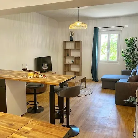 Apartment Nid Perche En Centre Historique D'avignon *